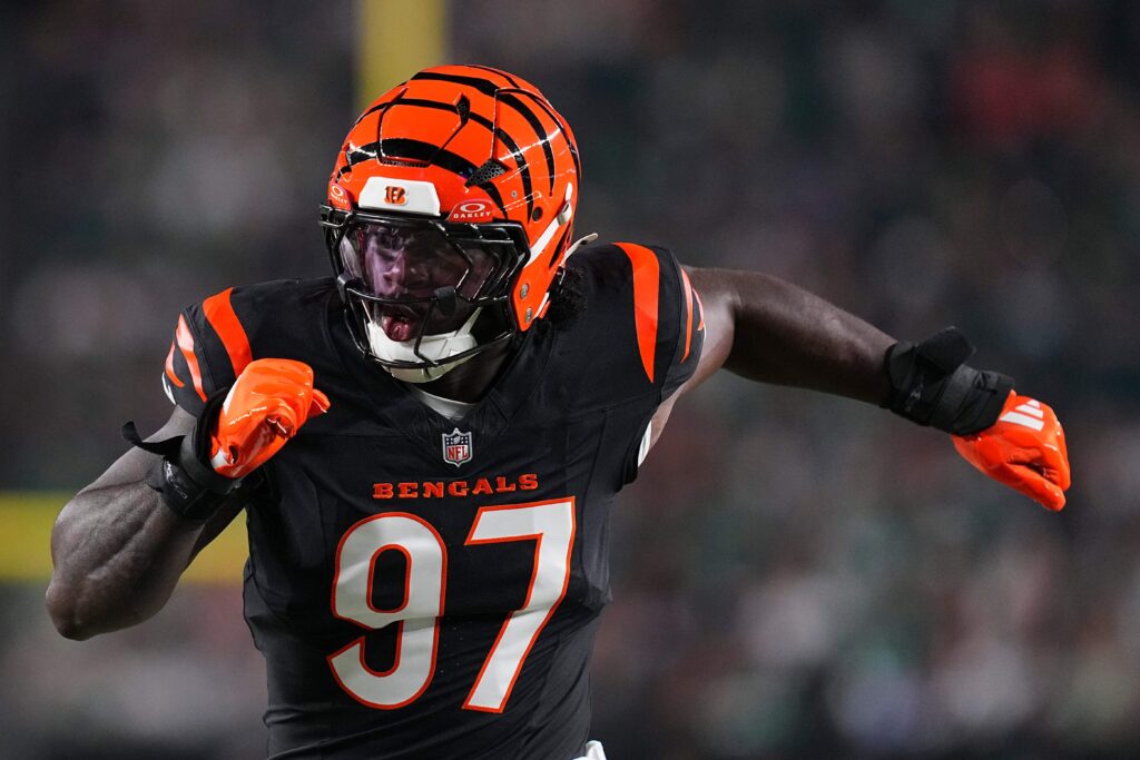 Bengals’ Shemar Stewart Carted Off With Injury During Training Camp - heavy.com
