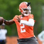 Joe Flacco went off on Shedeur Sanders for wearing a helmet visor last season: 'You look like an idiot' - Fox News