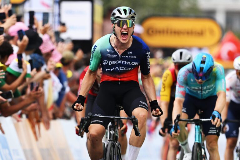 Tour de France Stage 5: Olav Kooij Lands Opening Punch in Bunch Sprint Brawl - Outside Magazine