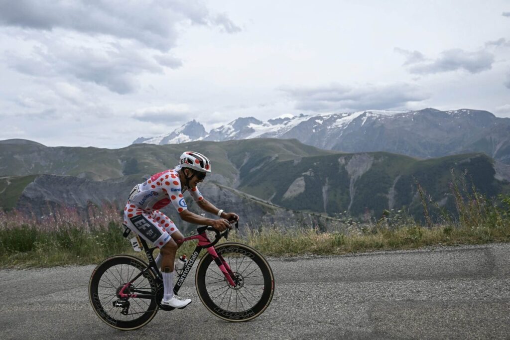 Tour de France stage 20: Richard Carapaz wins Queen Stage after Sepp Kuss crashes twice in thrilling finale - The New York Times