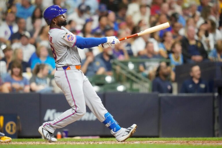 In a paltry market for righty hitting, can the Mets capitalize with Luis Robert and Tyrone Taylor? - The New York Times