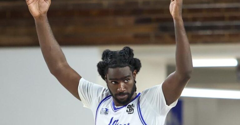 La Familia storms back to stun Boeheim’s Army, advancing to the TBT Final Four - A Sea Of Blue