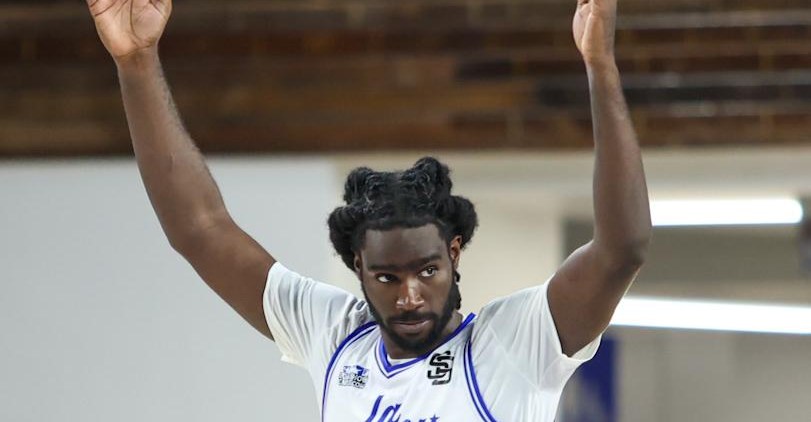 La Familia storms back to stun Boeheim’s Army, advancing to the TBT Final Four - A Sea Of Blue