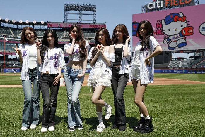 In photos: K-pop group Ive attend New York Mets game - All Photos - upi.com