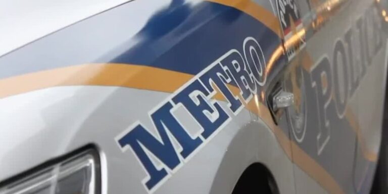Police arrest juvenile, recover two firearms following series of vehicle break-ins - WAVE News