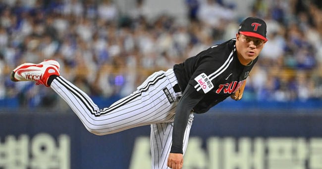 Rios' Consecutive Pitching Collapse Costs LG First-Place Lead - 조선일보