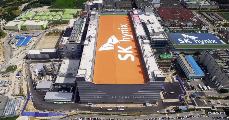 Breaking: SK Hynix Posts Record 60.5 Trillion Won Operating Profit - 조선일보