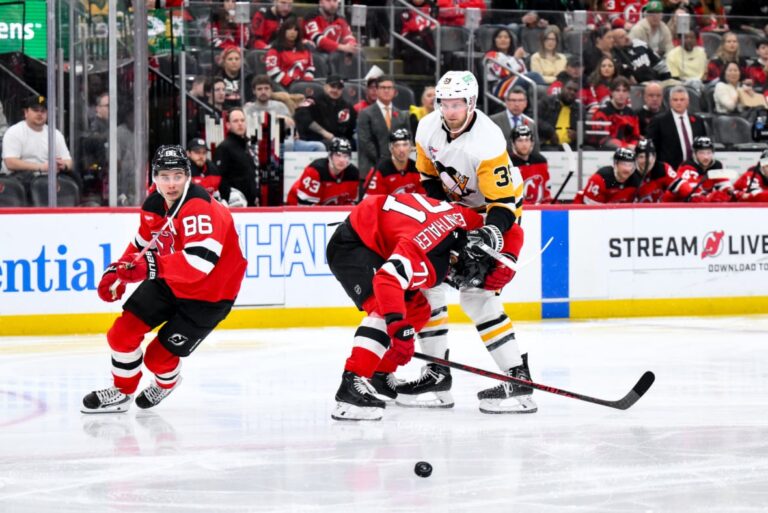 Devils Ink Veteran Top-6 Forward to Multi-Year Contract - Sportsnaut