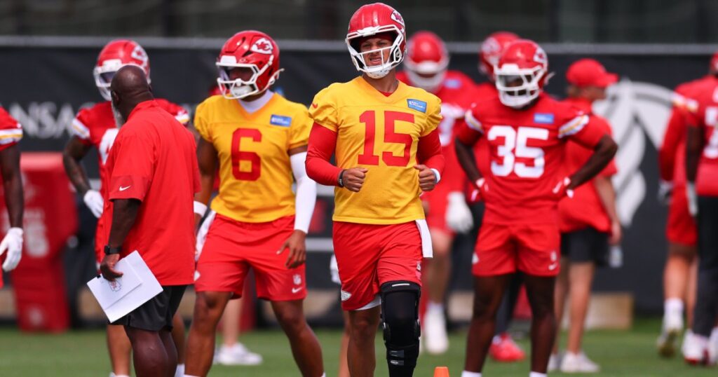 Patrick Mahomes Gives Update on ACL Surgery Recovery: ‘You Have to Continue to Work’ - Us Weekly