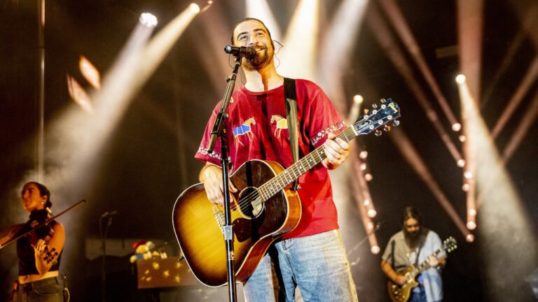 Resale Tickets for Noah Kahan’s Sold-Out Fenway Park Concerts Available at High Prices - SSBCrack