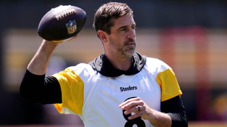 Aaron Rodgers Posts IG Photos with Family, Cites 'Bonding Week' amid Rift - Bleacher Report