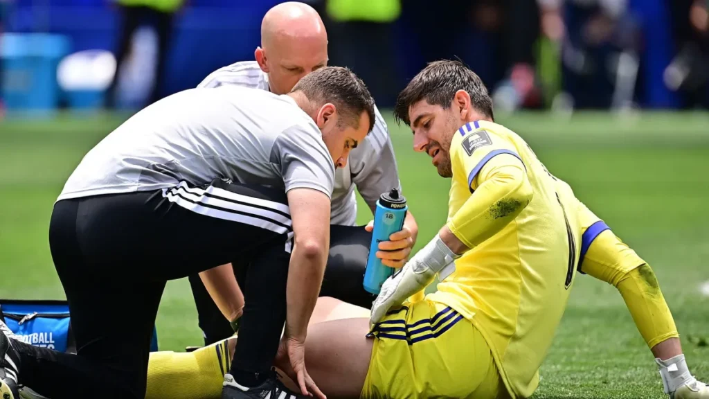 What happened to Thibaut Courtois? Why Begium goalie left game vs. Spain and who replaced him - sportingnews.com