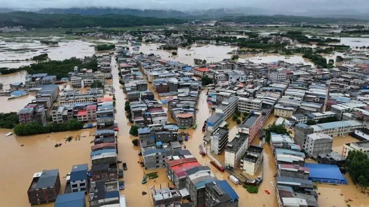 Typhoon Leaves 17 Dead as Floods and Tornadoes Batter China - therealmediang.com