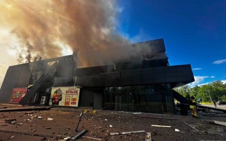 Ukraine War, Day 1,615: Russia Murders 2, Including A Child, and Injures 25 in Attack on Supermarket - EA WorldView