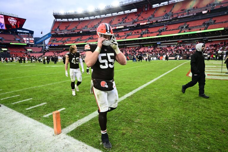 Ravens Signing Former Browns C Ethan Pocic - NFLTradeRumors.co