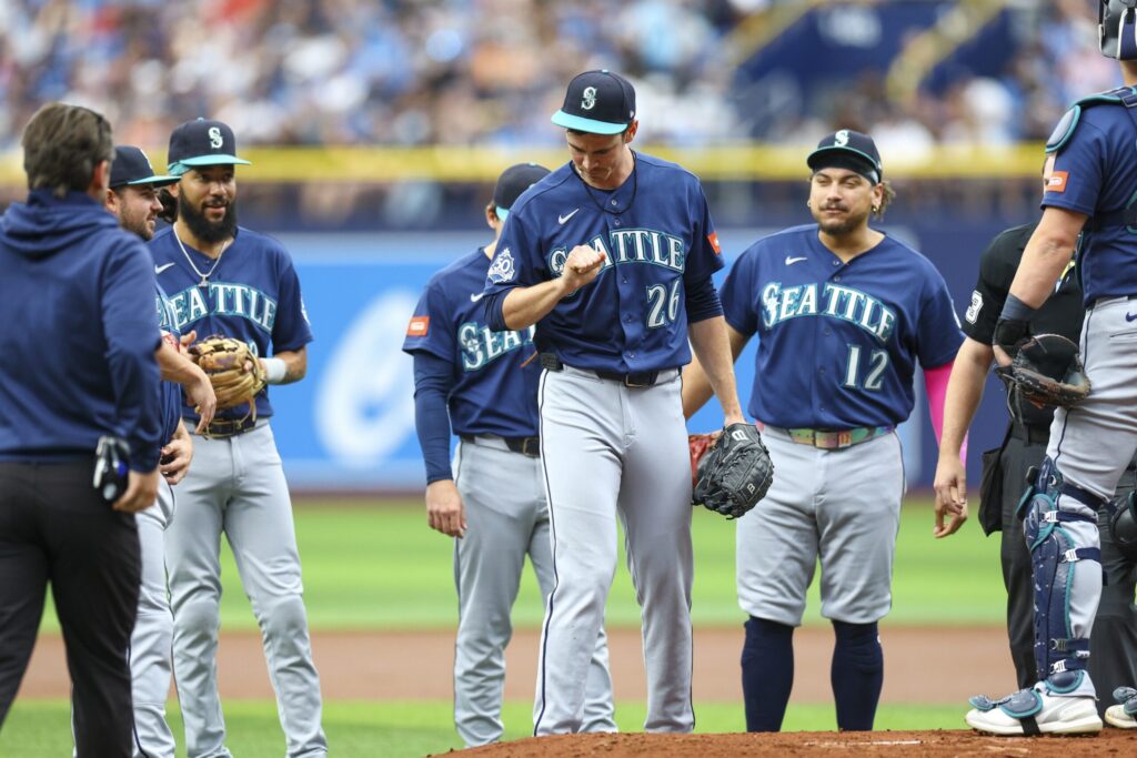 Mariners pitcher with 3.23 ERA suddenly leaves with apparent injury - The Big Lead