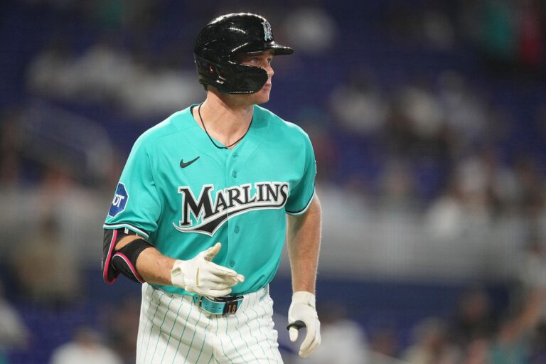 Padres vs. Marlins Predictions, Picks & Odds for July 24 - Hard Rock Bet
