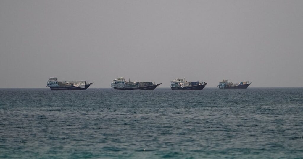 Iran Retaliates Against U.S. Military Sites in Kuwait, Bahrain - 조선일보