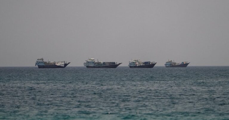 Iran Retaliates Against U.S. Military Sites in Kuwait, Bahrain - 조선일보