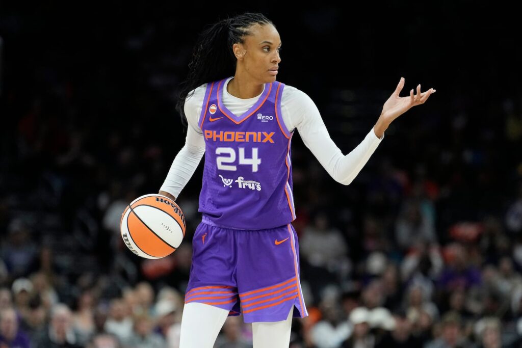 Former Sun star DeWanna Bonner scores season-high 21 to power Mercury past Connecticut to end skid - The Boston Globe
