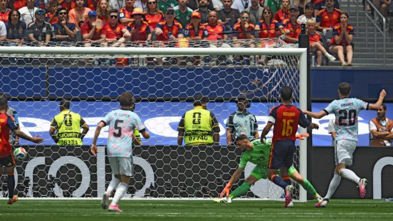 What is Unai Simón’s World Cup clean-sheet record? How did it end? - Diario AS
