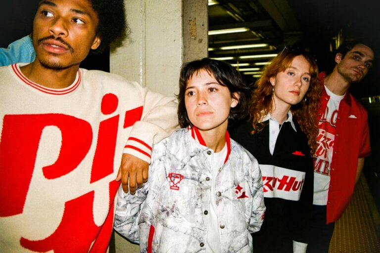 Pizza Hut is the latest fast food giant to bet on fashion nostalgia - fashionunited.uk