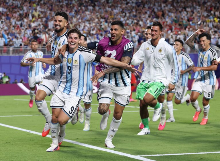 Argentina 3-1 Switzerland (aet) Stats: Alvarez and Martínez's Extra-Time Goals Tee up England Semi-Final - Opta Analyst