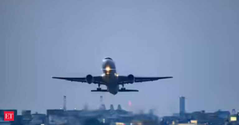 Kolkata Airport Flight Status: Check latest updates as heavy rain disrupts air travel, SpiceJet issues del - The Economic Times