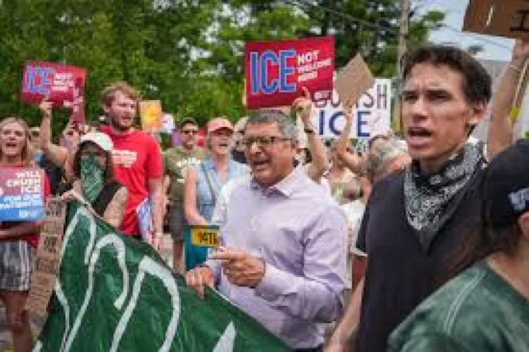 Ashley Webb Maine debate turns to ICE after Biddeford shooting - El-Balad.com