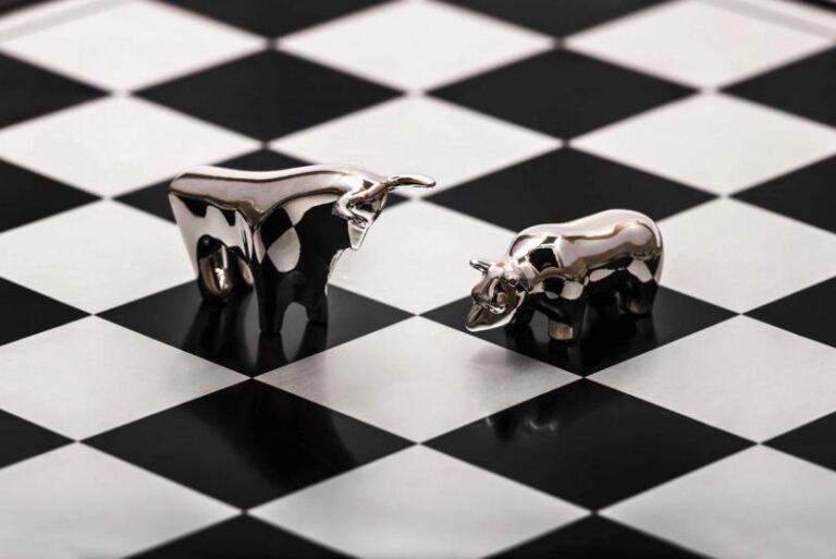 Live markets: Bitcoin ETFs slip back to outflows while ether funds extend their streak - CoinDesk