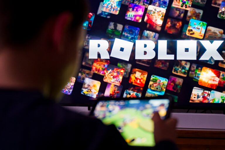 Roblox Stock Hits Near Two-Year Low as Benchmark Warns of Platform Lifecycle Decline - Tech Times
