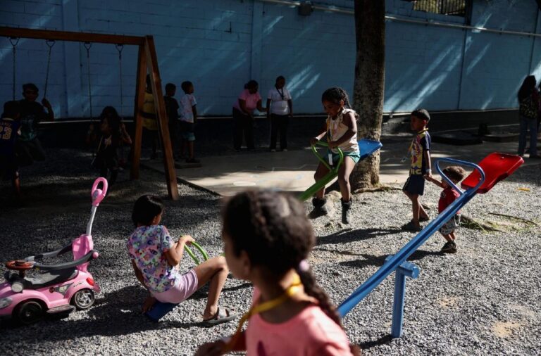 Sisters to reopen doors to learning after Venezuelas earthquake - Vatican News