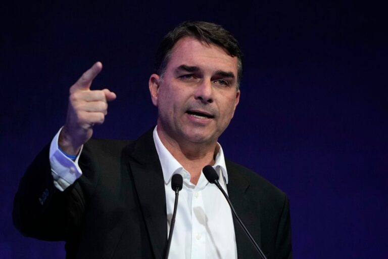 Flavio Bolsonaro launches presidential bid to challenge Lula in October election - TRT World
