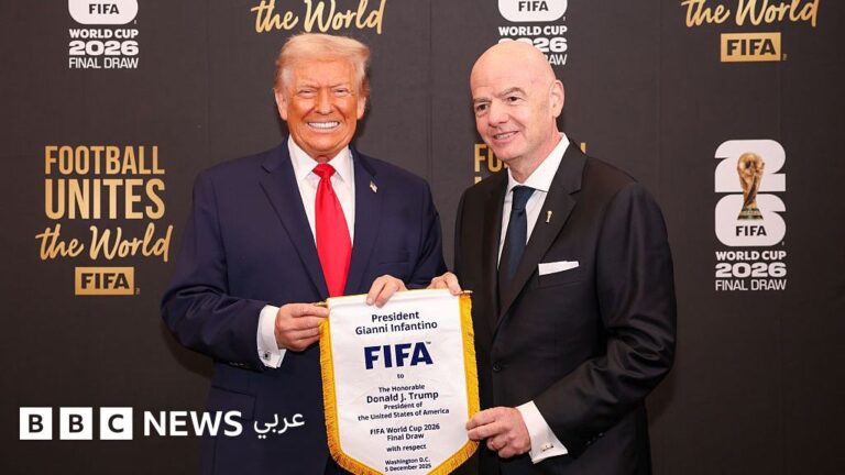هل تضررت مصداقية الفيفا بعد استجاباته لطلب ترامب؟ - BBC