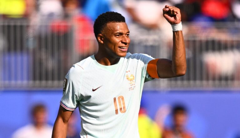Kylian Mbappé Equals Lionel Messi's Record For Most Non-Penalty World Cup Goals - FOX Sports
