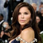 Lauren Sanchez Bezos shows her adventurous side in a white swimsuit while scuba diving in Fiji - HOLA