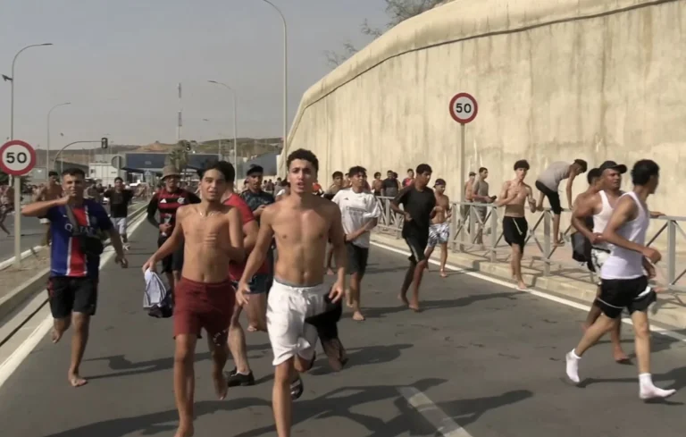 Spain says 49,000 migrants reached Ceuta in 24 hours - Yabiladi.com