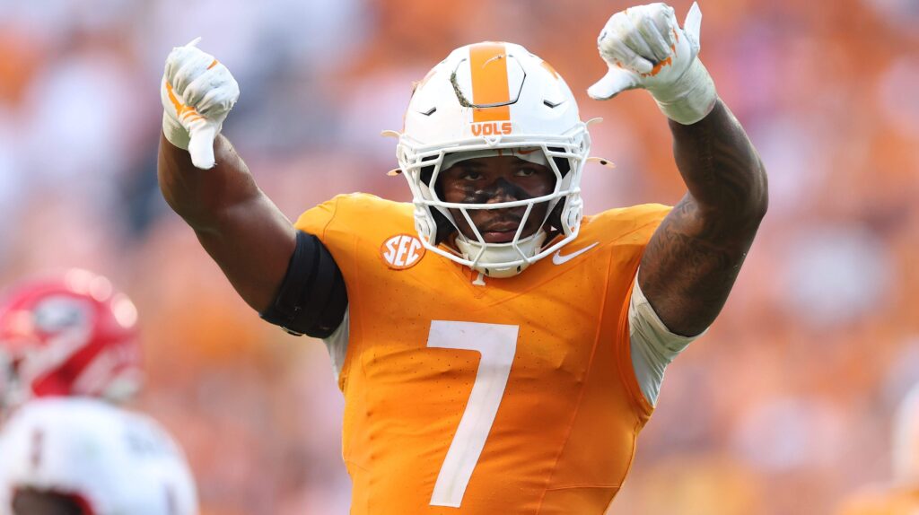 NCAA Suspends All-SEC Tennessee Linebacker for 2 Games - heavy.com