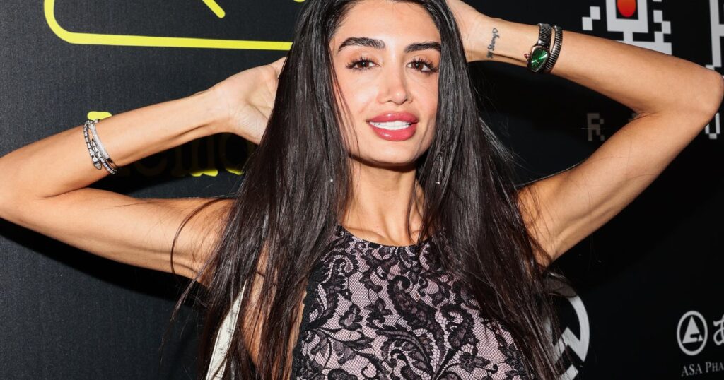 LA social media influencer arrested again for theft during Coachella Music Festival - CBS News