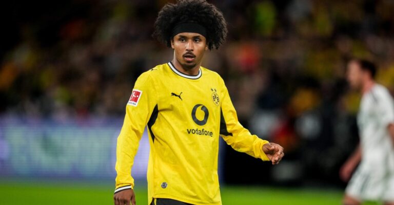 Barcelona “submit official bid” to Borussia Dortmund for Karim Adeyemi - Barca Blaugranes