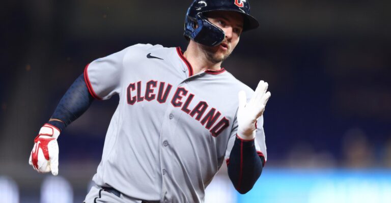 PIRATES AT GUARDIANS, GAME ONE, discussion: Williams vs. Jones - Covering the Corner