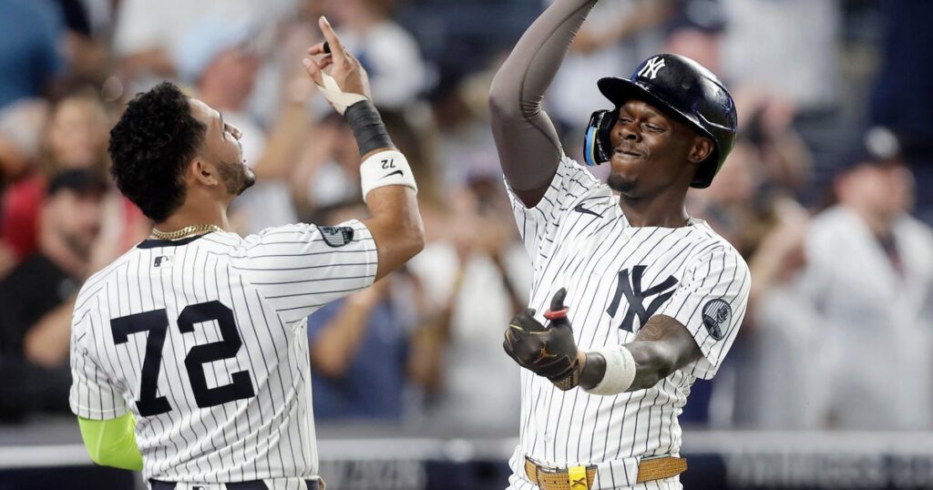 Jazz Chisholm Jr. hits tiebreaking homer in 8th, Yankees beat Dodgers 2-1 to split doubleheader - CBS News