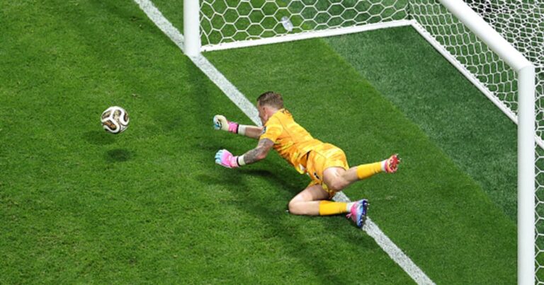Pickford makes a sensational save as Argentina seeks the equalizer - TSN