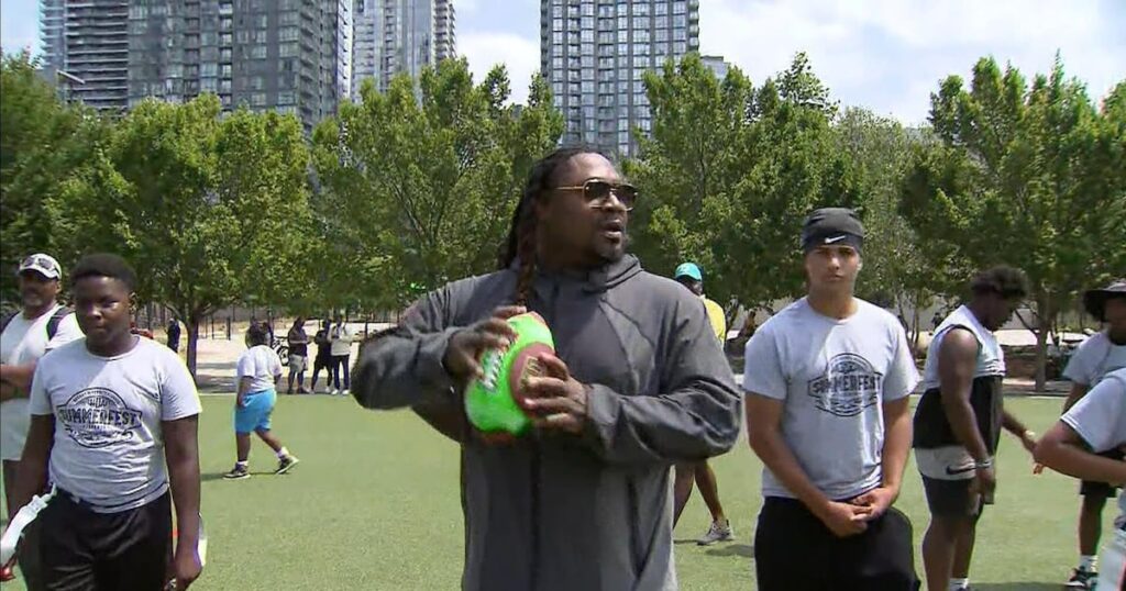 Marshawn Lynch visits Toronto youth at diversity sports initiative - CTV News