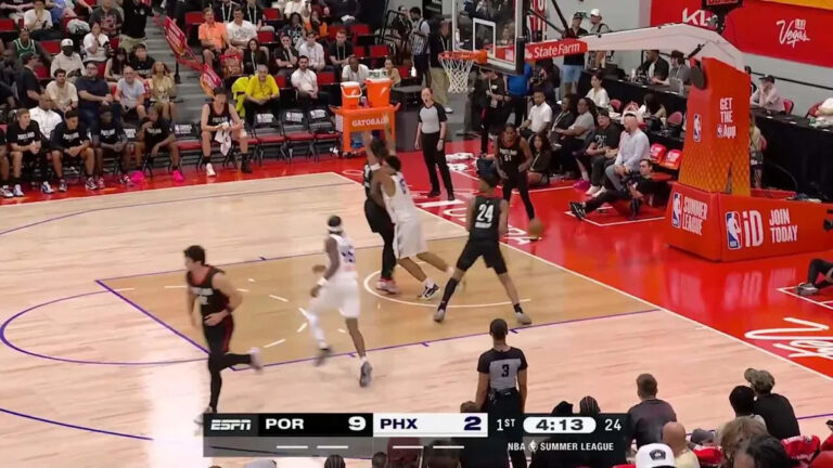 Koa Peat with the flush - Yahoo Sports Canada