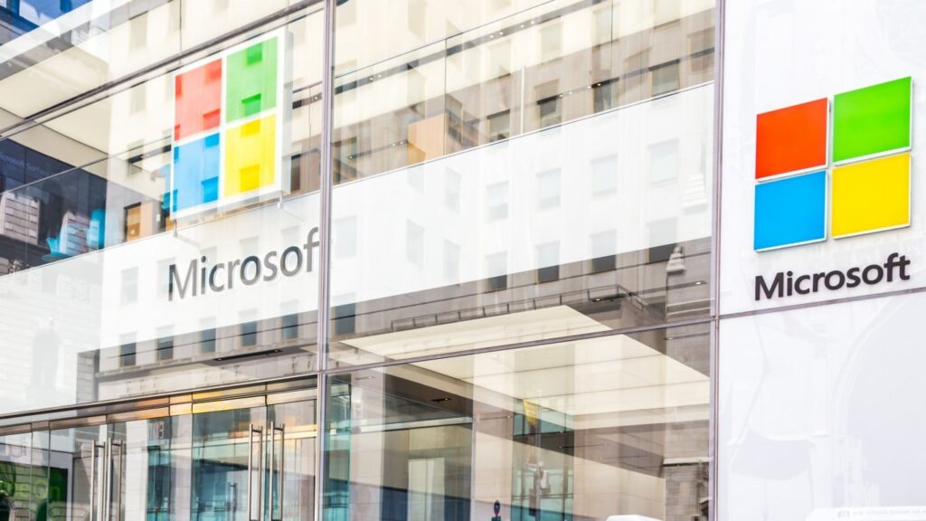 Microsoft vs Oracle: One Thriving, One Burning Cash - 24/7 Wall St.