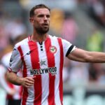 Jordan Henderson reacts after learning Chelsea want to sign him - Football365