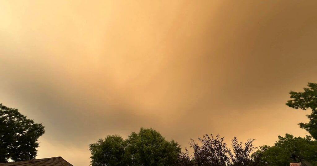 Canadian wildfire smoke turns sky yellow in Boston area, poor air quality likely Wednesday - CBS News