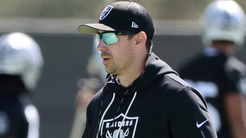 Raiders HC Klint Kubiak Gets Strong Statement From Marcus Allen - heavy.com