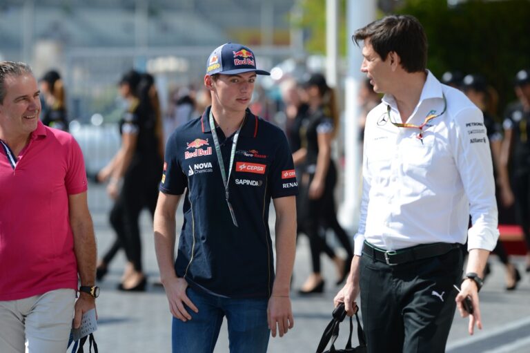 Max Verstappen and Toto Wolff holiday photos fuel fresh Mercedes speculation - Motorsport.com